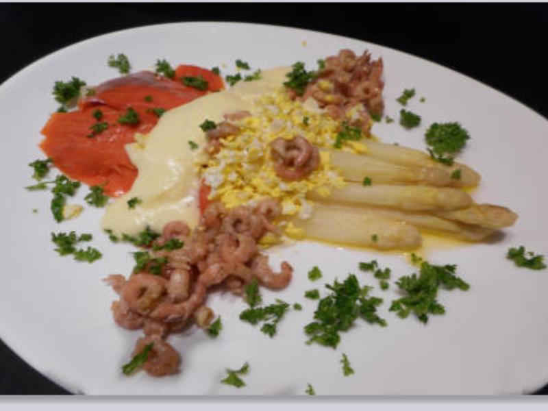 Asparagus Flemish style